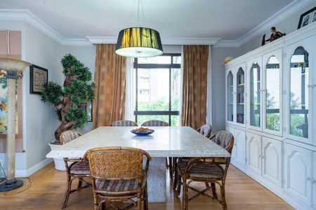 Apartamento à venda com 259m², 4 quartos e 4 vagas