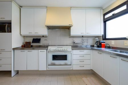 Apartamento à venda com 259m², 4 quartos e 4 vagas