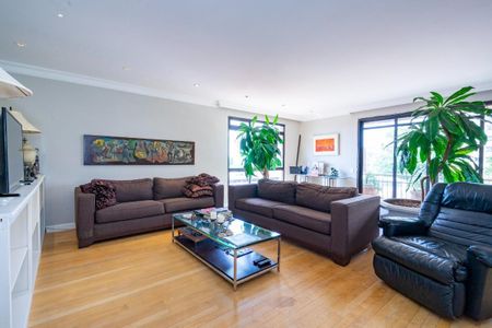 Apartamento à venda com 259m², 4 quartos e 4 vagas