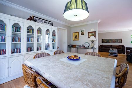 Apartamento à venda com 259m², 4 quartos e 4 vagas