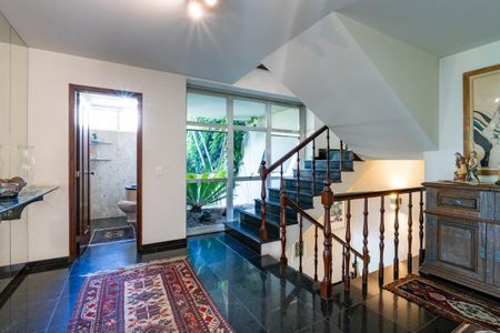Casa à venda com 4 quartos, 483m² em Jardim Guedala, São Paulo
