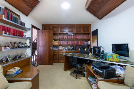 Casa à venda com 4 quartos, 483m² em Jardim Guedala, São Paulo