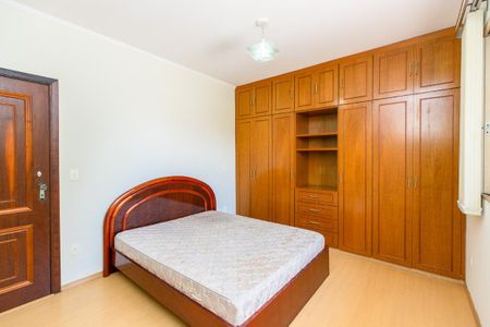 Casa à venda com 332m², 4 quartos e 6 vagas
