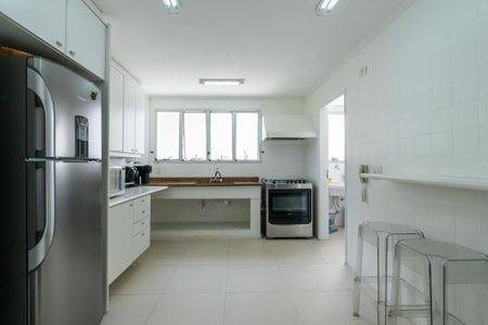 Apartamento à venda com 3 quartos, 145m² em Real Parque, São Paulo