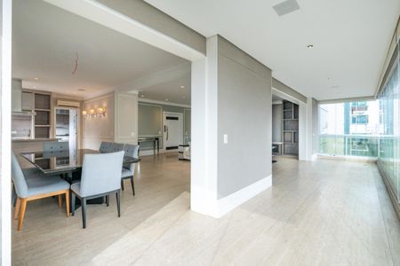 Apartamento à venda com 234m², 4 quartos e 4 vagas