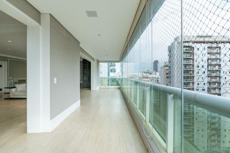 Apartamento à venda com 234m², 4 quartos e 4 vagas