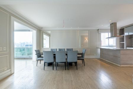 Apartamento à venda com 234m², 4 quartos e 4 vagas