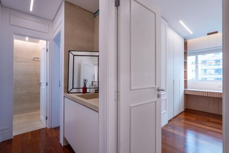 Apartamento à venda com 234m², 4 quartos e 4 vagas