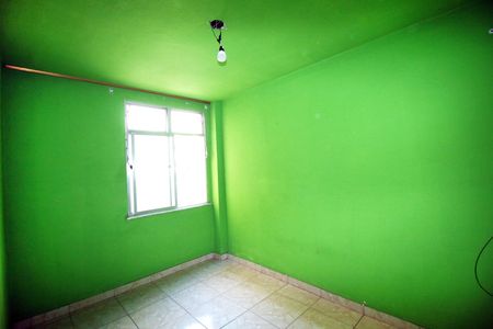 Quarto 2 de apartamento para alugar com 2 quartos, 48m² em Olaria, Rio de Janeiro
