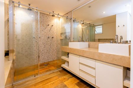 Apartamento à venda com 233m², 4 quartos e 3 vagas