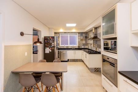 Apartamento à venda com 233m², 4 quartos e 3 vagas