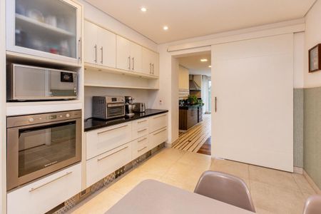 Apartamento à venda com 233m², 4 quartos e 3 vagas