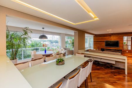 Apartamento à venda com 233m², 4 quartos e 3 vagas