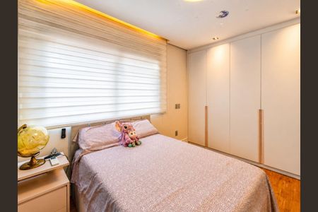 Casa à venda com 4 quartos, 427m² em Vila Galvão, Guarulhos