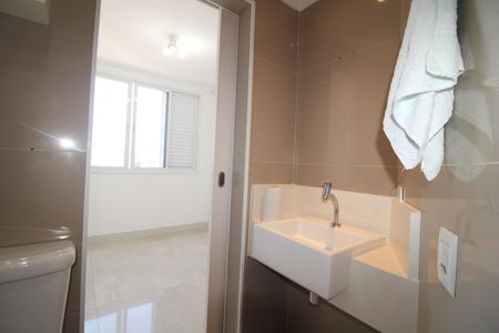 Apartamento à venda com 80m², 3 quartos e 2 vagasQuarto 3 - Banheiro