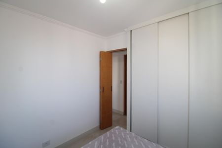 Apartamento à venda com 80m², 3 quartos e 2 vagasQuarto 2