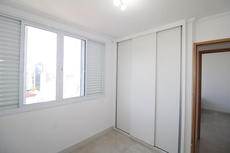 Apartamento à venda com 80m², 3 quartos e 2 vagasQuarto 3