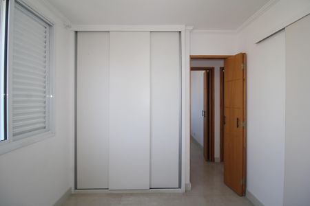 Apartamento à venda com 80m², 3 quartos e 2 vagasQuarto 3