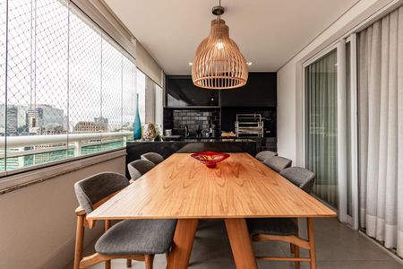 Apartamento à venda com 147m², 3 quartos e 3 vagas