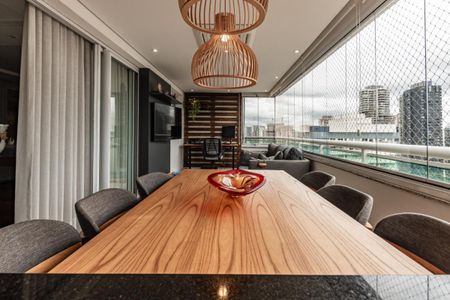 Apartamento à venda com 147m², 3 quartos e 3 vagas