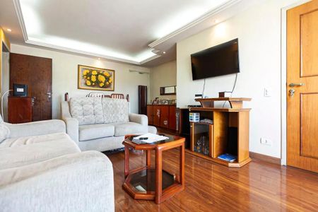 Apartamento à venda com 88m², 3 quartos e 1 vaga Apartamento à venda com 88m², 3 quartos e 1 vagaSala com sofás, TV e móveis de madeira, iluminada com boa qualidade de luz.