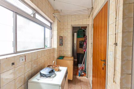 Apartamento à venda com 88m², 3 quartos e 1 vaga Apartamento à venda com 88m², 3 quartos e 1 vagaParede com janela, porta e móveis em um ambiente comum, com iluminação natural e boa qualidade.