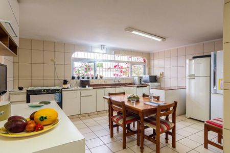 Casa à venda com 5 quartos, 312m² em Jardim Leonor, São Paulo