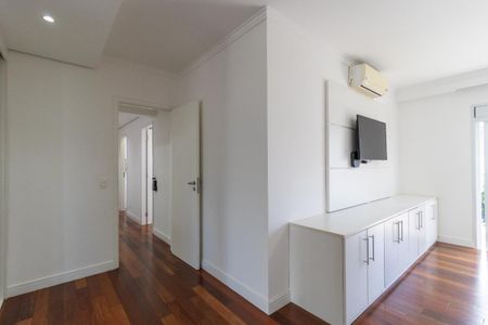 Apartamento à venda com 247m², 4 quartos e 3 vagas