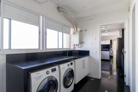 Apartamento à venda com 4 quartos, 247m² em Vila Sofia, São Paulo