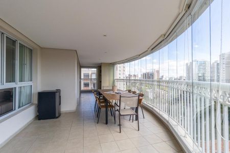 Apartamento à venda com 247m², 4 quartos e 3 vagas