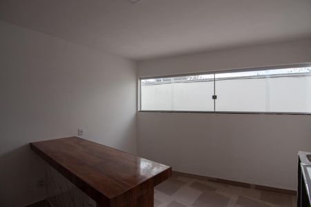 Apartamento para alugar com 50m², 2 quartos e sem vaga Apartamento para alugar com 50m², 2 quartos e sem vagaCozinha e Área de Serviço
