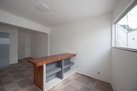 Apartamento para alugar com 50m², 2 quartos e sem vaga Apartamento para alugar com 50m², 2 quartos e sem vagaCozinha e Área de Serviço