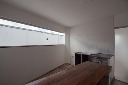 Apartamento para alugar com 50m², 2 quartos e sem vaga Apartamento para alugar com 50m², 2 quartos e sem vagaCozinha e Área de Serviço