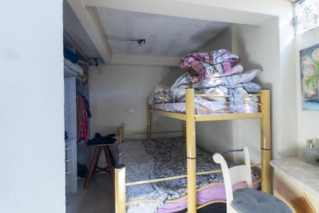 Casa à venda com 140m², 6 quartos e 3 vagas Casa à venda com 140m², 6 quartos e 3 vagasQuarto 2