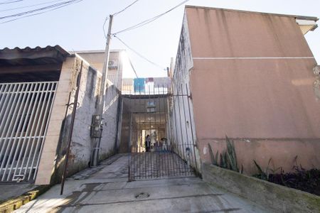Casa à venda com 140m², 6 quartos e 3 vagas Casa à venda com 140m², 6 quartos e 3 vagasFachada