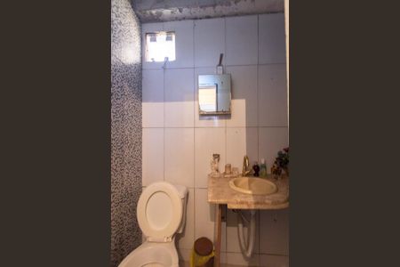 Casa à venda com 140m², 6 quartos e 3 vagas Casa à venda com 140m², 6 quartos e 3 vagasBanheiro Social