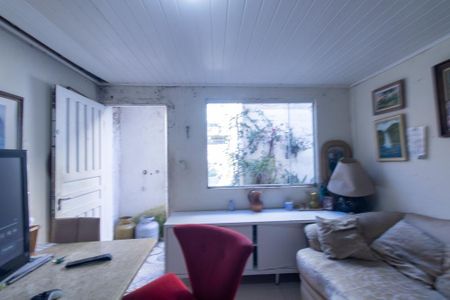 Casa à venda com 140m², 6 quartos e 3 vagas Casa à venda com 140m², 6 quartos e 3 vagasSala