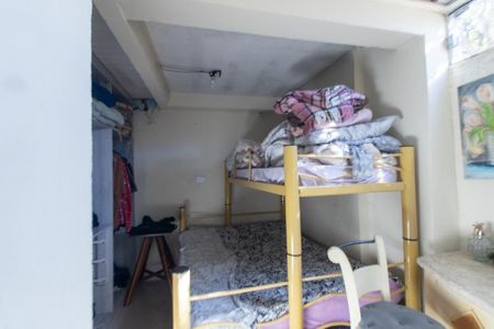 Casa à venda com 140m², 6 quartos e 3 vagas Casa à venda com 140m², 6 quartos e 3 vagasQuarto 2