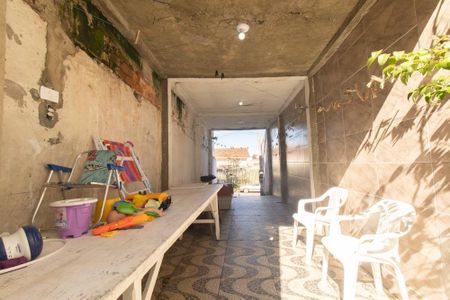 Casa à venda com 140m², 6 quartos e 3 vagas Casa à venda com 140m², 6 quartos e 3 vagasGaragem