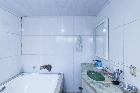 Casa à venda com 140m², 6 quartos e 3 vagas Casa à venda com 140m², 6 quartos e 3 vagasBanheiro da Suíte