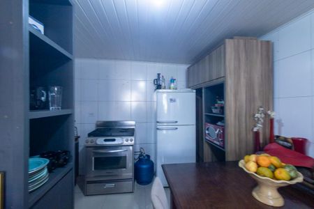 Casa à venda com 140m², 6 quartos e 3 vagas Casa à venda com 140m², 6 quartos e 3 vagasCozinha