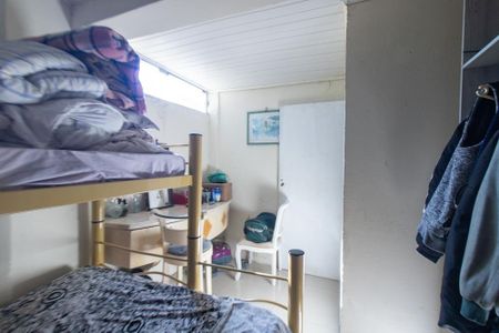 Casa à venda com 140m², 6 quartos e 3 vagas Casa à venda com 140m², 6 quartos e 3 vagasQuarto 2