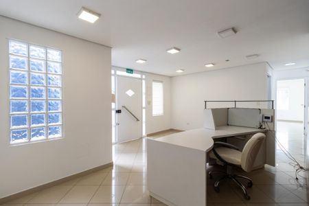 Casa à venda com 128m², 6 quartos e 2 vagas
