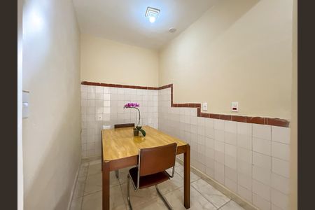 Casa à venda com 203m², 4 quartos e 2 vagas