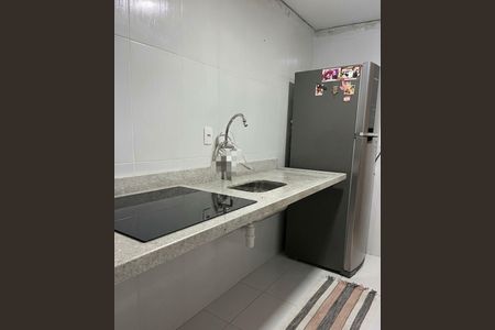 Cozinha de apartamento para alugar com 2 quartos, 50m² em Jardim do Tiro, São Paulo