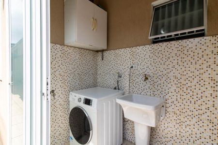 Casa à venda com 147m², 3 quartos e 2 vagas