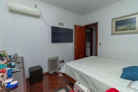 Apartamento à venda com 226m², 3 quartos e 3 vagas Apartamento à venda com 226m², 3 quartos e 3 vagasSuíte 2