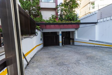 Apartamento à venda com 226m², 3 quartos e 3 vagas Apartamento à venda com 226m², 3 quartos e 3 vagasGaragem