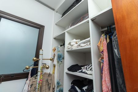 Apartamento à venda com 226m², 3 quartos e 3 vagas Apartamento à venda com 226m², 3 quartos e 3 vagasCloset da Suíte 1