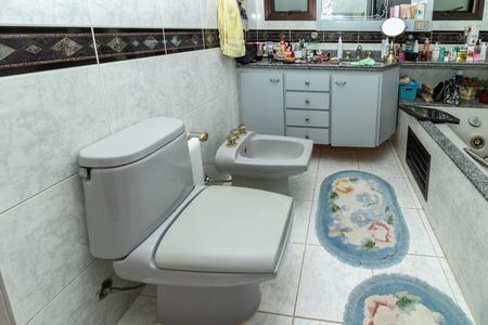 Apartamento à venda com 226m², 3 quartos e 3 vagas Apartamento à venda com 226m², 3 quartos e 3 vagasBanheiro da Suíte Master